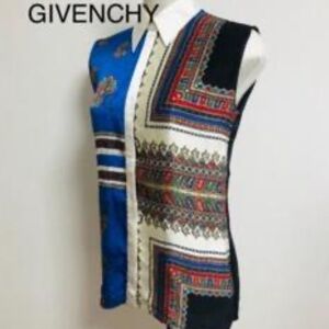 Givenchy authentic- sleeveless button-up
